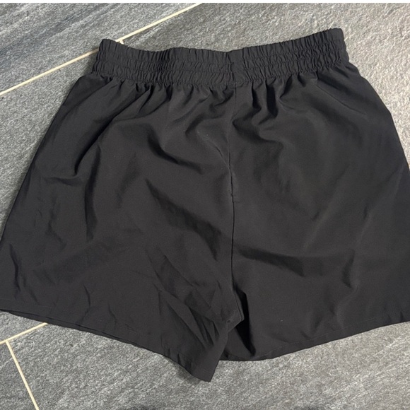 Black woven Pocket Shorts - Picture 3 of 6